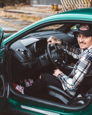 Přemek Forejt Instagram - Díky @alpine.centre.praha a spolupráci s @renault_cz že díky vám si můžu užívat takové věci jako třeba jezdit pár týdnů s touhle střelou Alpine A110 GT 🫶 Já tyhle testování miluju #alpinecars 📸 by @dnesjakofotograf