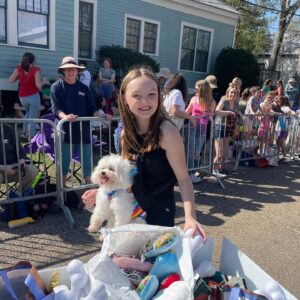 Presley Richardson Instagram - Our Mardi Gras always ends with @mardipawspresents 🐾🐾 #scottswish #mardipaws #glitterpoop #mardigras #giveback