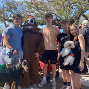 Presley Richardson Instagram - Our Mardi Gras always ends with @mardipawspresents 🐾🐾 #scottswish #mardipaws #glitterpoop #mardigras #giveback