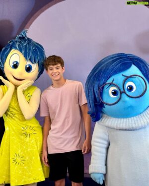Preston Oliver Instagram - This 7 day @disneycruiseline trip was so much fun. So many great experiences on such an awesome ship. Thank you @disneychannel @disneyplus for the opportunity. Had a great time hanging with my family, brother @_jordan_oliver__ and ofcourse @kylieghcurran. #pixardayatsea