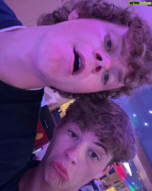 Preston Oliver Instagram - This 7 day @disneycruiseline trip was so much fun. So many great experiences on such an awesome ship. Thank you @disneychannel @disneyplus for the opportunity. Had a great time hanging with my family, brother @_jordan_oliver__ and ofcourse @kylieghcurran. #pixardayatsea