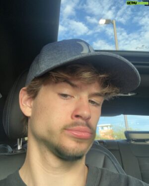 Preston Oliver Instagram - Some amazing flicks of me   the sun through my windshield 😤