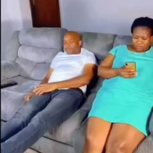 Prince Thompson Iyamu Instagram - Awww. ❤️ Women are the essential power of life. That’s where every living breathing human being came from. 

A good wife displays qualities that not only help build a home and family but also help her project herself as a good human being. 

In both good and bad times, one of the qualities of a good wife is to encourage and show her husband that he is loved. When men experience challenging times, they don’t see their value. 
However, a good wife reminds them of the great worth they possess.

Now Fellows, tell me how this woman will ever miss heaven. Her hands are clean ooh, there you have it, the Prince 🤴🏽 has spoken. ❤️Love ☮️Peace and 💡Light. 

This Page does not support violence.