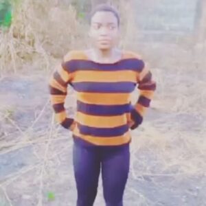 Prince Thompson Iyamu Instagram - Wahala. My people, this kidnapping issue is really getting out of hand. This young girl was kidnapped and raped in this thick bush. But with the help of the village youths who came to her rescue at the hands of the kidnappers, they were caught and jungle justice was carried out on them.

This Page does not support violence 👊🏽 🔫 stay blessed and stay safe.
