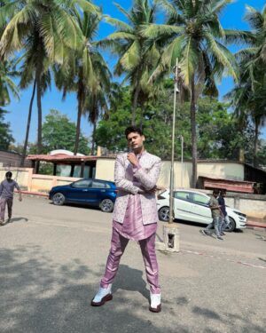 Prince Yawar Instagram - Try not to become a Man of Success , rather become a Man of Value 🤟

#princeyawar #yawar