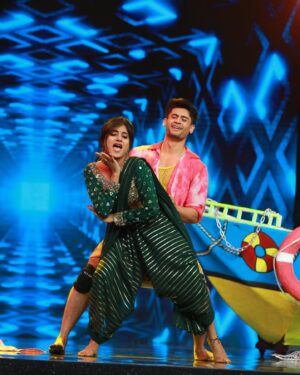 Prince Yawar Instagram - Tonight gonna light up the stage on fire with @vasanthi__krishnan only on NEETHONE DANCE 2.0🥰
Are you excited ❓