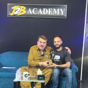 Prince pandey Instagram - Thankyou sir for once again gracing our institute with ur presence. U were very humble to our students, u guided them soo well and gave them the motivation they needed. Every-time we get to learn something new from u.
I feel grateful to have a mentor like u ❤️
.
.

#razamurad #princepandey #acting #actingcoach #actingclass #actingaudition #actingchallenge #audition #casting #actor #actress #j2bacademy #jointobollywood