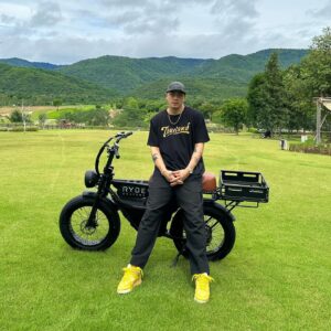 Prinya Intachai Instagram - The best way to enjoy nature along with the weekend #RydeKart #RydeKartBike
#eBike
