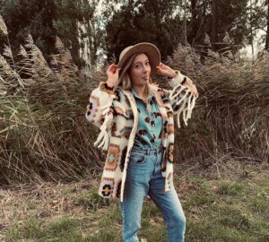 Priscilla Knetemann Instagram - Oh oh oh, ik heb iets leuks! 
Ik mag van @gutsgusto 20% korting weggeven met de kortingscode PRISLOELAA20. Deze is geldig tot 25 oktober op de hele nieuwe collectie! Ik ben al heel lang fan en ik hoop jullie (nu) ook. Shoppen maar!! 🛍 #gutsgusto #new #shoppen #20% #outfit