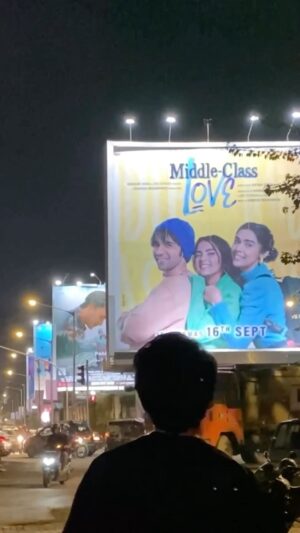 Prit Kamani Instagram - Our film, Middle-class love is now streaming on Zee5
Weekend pe thoda time miley, toh friends family ke saath dekhna. Full bollywood, romantic comedy family film hai. Maza aayega I promise ♥️

#MiddleClassLove #PritKamani #dreams #movies #film #cinema #bollywood