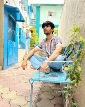Prit Kamani Instagram - Your life’s in hand of God ✨
📸 @dodothebarber 

#Bandra #Mumbai #thursday #music #life #God #positivevibes