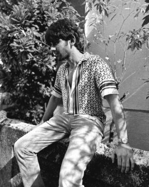 Prit Kamani Instagram - Your life’s in hand of God ✨
📸 @dodothebarber 

#Bandra #Mumbai #thursday #music #life #God #positivevibes