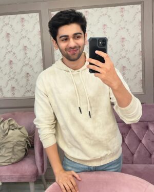 Prit Kamani Instagram - Available in all shapes & nainas…