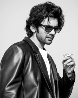 Prit Kamani Instagram - Rebel without a cause…
Lit but not LIT 🚭 

📸 @lakshetamodgil 
💇🏻‍♂️@deepakkagda_hair