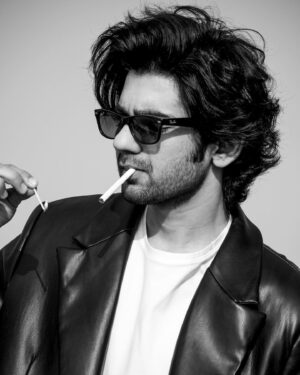 Prit Kamani Instagram - Rebel without a cause…
Lit but not LIT 🚭 

📸 @lakshetamodgil 
💇🏻‍♂️@deepakkagda_hair