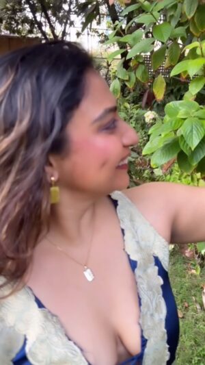 Priya Paramita Paul Instagram - It’s summer time and the best way to accessories is to wear sleek and light weighted jewelleries.. And @yibes_jewels met my expectations..

Find the most trendiest Stainless Steel Jewellery only at  @yibes_jewels 

Bracelet: Moonstone Gold Bracelet
Earrings: Gold Audrey Droplet Earrings
Necklace: Hayley Chain

#yibes #yibesjewels #stainlesssteeljewelry #zeenewsinterview #jewelrystyle #fashioninterview #priyaparamitapaul