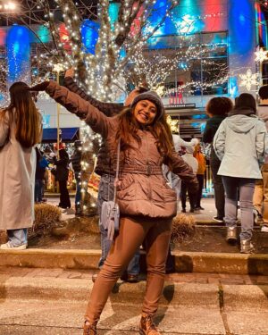 Priya Paramita Paul Instagram - Wishing all of you Merry Christmas 🎅 🎄

#priyaparamitapaul #merrychristmas #happiness #lights #festive #lovelight