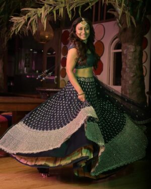 Priya Paramita Paul Instagram - Your words can lie but your vibration can’t …
It’s all about the vibration that you project to the world..

#priyaparamitapaul #iamwhoiam #vibration #desilook #lehengawedding #fashionstyle