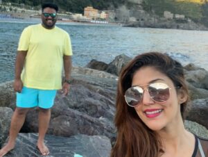 Priyanka Chincholi Instagram - I will love you unconditionally until the end of time🩵 @rakesh170684 

#uk #london #priyankachincholi #prikesh #rpforever #rakeshkumar #travelcouples #monterosso #italy