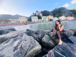 Priyanka Chincholi Instagram - "Walking along the shore, with the sound of waves and the beauty of the horizon, I find my peace. 

Pc @rakesh170684 💋💋

🌊✨ #BeachSerenity #Nature'sBeauty
#monterosso #priyankachincholi #uk #london #italy #holiday #birthday #kannadaactress #waterbabys #rpforever #rakeshkumar