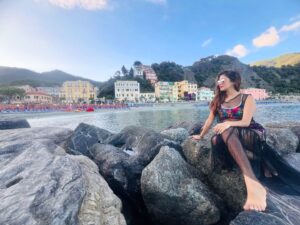 Priyanka Chincholi Instagram - "Walking along the shore, with the sound of waves and the beauty of the horizon, I find my peace. 

Pc @rakesh170684 💋💋

🌊✨ #BeachSerenity #Nature'sBeauty
#monterosso #priyankachincholi #uk #london #italy #holiday #birthday #kannadaactress #waterbabys #rpforever #rakeshkumar