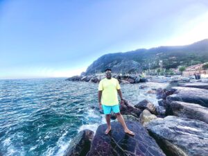Priyanka Chincholi Instagram - I will love you unconditionally until the end of time🩵 @rakesh170684 

#uk #london #priyankachincholi #prikesh #rpforever #rakeshkumar #travelcouples #monterosso #italy