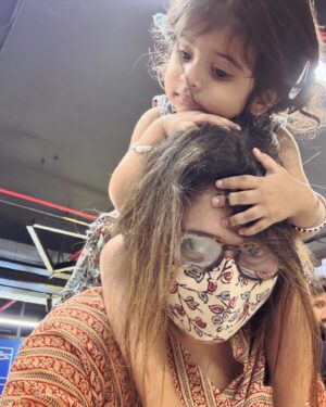 Priyanka Deshpande Instagram - Happy 2 my precious little one❤️❤️❤️🧿
.
.
#myheartkeeper #mybundleofjoy #myworld #healer #chiyalovesiha