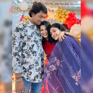 Priyanka M Jain Instagram - My Pillars♥️🤍♥️🤍♥️🤍♥️🤍♥️🧿
My strengths of life♥️🤍♥️🤍♥️🤍🧿
I love you all a little bit more🧿
@shivakumar_marihal @mjain52 @falgunijain05 @jenil_m_jain @soumya_m_m @shanta_siddannavar @kanadiajalpa 

#birthday #bday #hbd #instagram #priyanka #priyankamjain #priyankajain #love #family #neverendingtales #prishiv #shivpriya #shivakumar #shivakumarmarihal #shiv