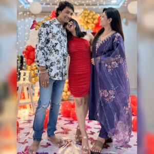 Priyanka M Jain Instagram - My Pillars♥️🤍♥️🤍♥️🤍♥️🤍♥️🧿
My strengths of life♥️🤍♥️🤍♥️🤍🧿
I love you all a little bit more🧿
@shivakumar_marihal @mjain52 @falgunijain05 @jenil_m_jain @soumya_m_m @shanta_siddannavar @kanadiajalpa 

#birthday #bday #hbd #instagram #priyanka #priyankamjain #priyankajain #love #family #neverendingtales #prishiv #shivpriya #shivakumar #shivakumarmarihal #shiv