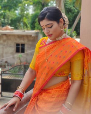 Priyanka Panigrahi Instagram - #sareelove 😍