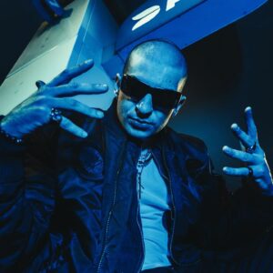 ProfJam Instagram - 𝕰𝖚 𝖓𝖆𝖔 𝖖𝖚𝖊𝖗𝖔 𝖘𝖊𝖗 𝖘𝖔 𝖒𝖆𝖎𝖘 𝖚𝖒, 𝖊𝖚 𝖛𝖔𝖚 𝖘𝖊𝖗 𝖘𝖚𝖕𝖊𝖗𝖎𝖔𝖗 🙏🏻⚡🔥

"𝕾𝖚𝖕𝖊𝖗𝖎𝖔𝖗" já disponível em todo o lado. 

Sobre esta faixa: esta faixa não faz parte do meu próximo álbum (o MDID) porque foi feita noutro contexto (obviamente) mas talvez por ter sido feita na altura do mesmo ela, apesar de tudo, acaba por conter uma parte do manifesto do álbum. É por isso tb que queria enaltecer aqui a PRIO por me ter apoiado e ajudado a abastecer os nossos espíritos com este combustível suprior, cheio de energia pura e elevada. O segredo deste combustível foi sem dúvida esta fusão da minha energia com a do @fernandodaniel e a da @prioenergy ⚡💙 espero que gostem - GÁS!!! ⛽❤️‍🔥

#pub #suprior #PRIO
