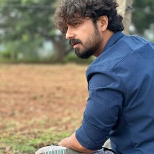 Pruthvi Ambaar Instagram - Listening to the best teacher , Nature!
#village #karnataka #hardwork #PruthviAmbaar #sandalwood
