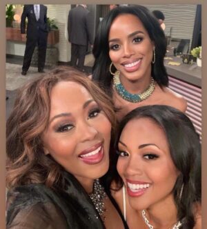 Ptosha Storey Instagram - Always a blast hanging with my Y&R TV daughters! So honored to be on this Emmy Nomination journey with you @mishaelmorgan. Congrats ! Love you @missleighannrose . What a marvelous ride with you both . 💕❤️💕 ( swipe)

#Emmynominatedactress
#theyoungandtherestless 
#theyoungandtherestlesscbs 
#2022emmyawardsnominations 
#grateful 🙏🏾