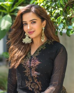 Actress Pujita Ponnada HD Instagram Photos and Wallpapers July 2024