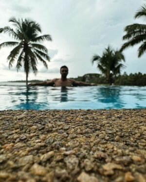 Pulkit Samrat Instagram - H2Oh-so-happy! 🏊‍♂️ 🌊