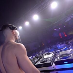Pumped Gabo Instagram - Dropping bombs with @worldisminehungary 💣😮‍💨👀