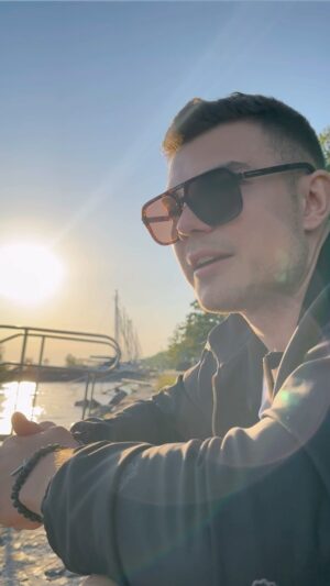 Pumped Gabo Instagram - Ma, Vasárnap 15:00 @balatonsound utoljára együtt♥️