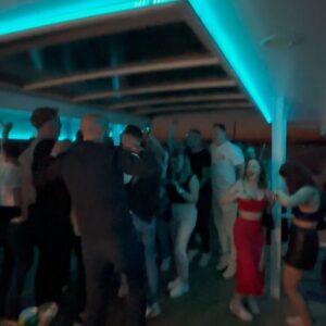 Pumped Gabo Instagram - Bemanifesztáltuk a nyarat 💃🏼🕺🏽#szponzorálttartalom