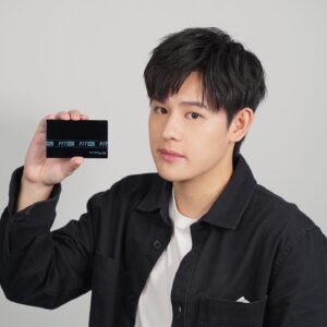 Purim Rattanaruangwattana Instagram - ก่อนออกไปทำงานปลื้มเพิ่มความมั่นใจด้วย แป้งผสมรองพื้นฟิตมีครับ เพราะปกปิดเนียนแต่ดูไม่หนา สบายผิวคุมมันได้นานถึง 24 ชั่วโมงเลยครับ 👍🏻😉 ตอนนี้ทาง Maybelline New York และ Konvy มีแคมเปญแข่งขันรีวิว แป้งผสมรองพื้นฟิตมี
📌 แค่ถ่ายรูปรีวิวสวยๆ ลง IG / FB/ Youtube หรือ Twitter แล้วติด #2022KonvyxMaybelline #Konvy #FitMeReviewContest #Maybellinethailand ระหว่างวันที่ 1 - 18 เมษายน 2565 ก็มีสิทธ์ิลุ้นรับเซ็ทสินค้าเมย์เบลลีนไปใช้เลย 1 ปี