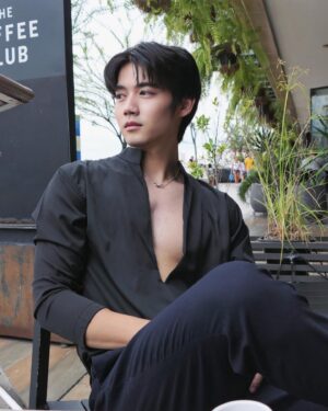 Pusit Dittapisit Instagram - เรียกพี่ก็ไม่เอา งั้นเรียก dad ก็ได้ครับ🕶️👨🏻🖤
Styling by : @i_amammmm #stylebyiaammxx