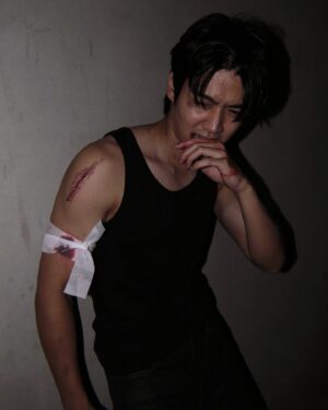 Pusit Dittapisit Instagram - I’m zombie killer 🧟‍♂️🔪❤️‍🩹 #halloween