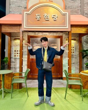 Pyo Ji-hoon Instagram - 토요일은 우리 지훈이 나오는 
'놀라운 토요일'과 함께!!!
다들 본방사수하실 거죠~?👍😘