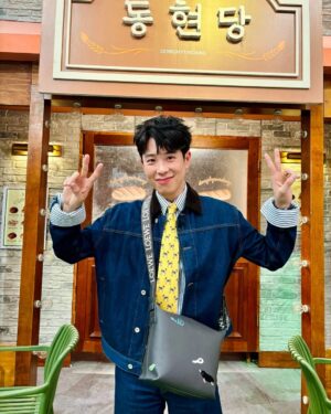 Pyo Ji-hoon Instagram - 토요일은 우리 지훈이 나오는 
'놀라운 토요일'과 함께!!!
다들 본방사수하실 거죠~?👍😘