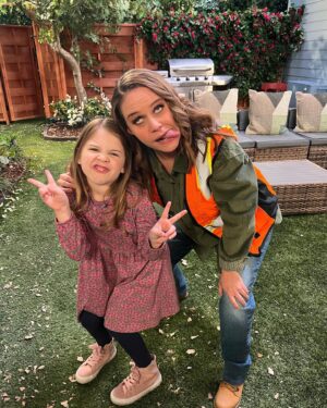 Pyper Braun Instagram - Thank you for including me in another awesome episode of @nickthatgirllaylay on @nickelodeon !
•
TV moms are the best and @andreabarber makes the job just that much better! We love you to pieces!
•
And to the rest of the cast and crew….THANK YOU!! 
We are humbled and honored to be able to work with you all.
•
@nickthatgirllaylay 
@peytonperrine 
@tommyhobson 
@itsmetiffd 
@ronhart44 
@johndbeck 
@natalievandoren 
@dylan.acting 
•
#setlife #nickelodeon #thatgirllaylay #tvmom #blessed