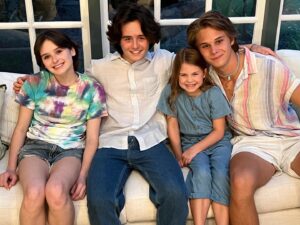 Pyper Braun Instagram - Country Comfort @netflix kids reunion! Missing our amazing @ricardo .
Wow have we all grown! 
It was so great to give hugs, have dinner and celebrate in each others successes. We miss the whole crew and cast!! 
•
Thank you to @caryn_lucas  for forever changing our lives. And to all the rest of you (you know who you are!) We love you!!
•
#pyperbraun #countrycomfort #actress #netflix #growingup #setlife #blessed 
@jamiemartinmann 
@thegriffinmcintyre 
@shilohlovestosing