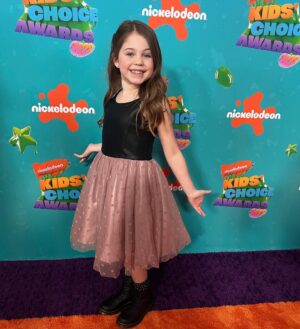 Pyper Braun Instagram - What a night! Thank you @nickelodeon and @kidschoiceawards for having us! It was such a dream! 
•
Erin & Aaron coming to Nick April 20th with a 2 episode special!
•
#blessed #nickelodeon #setlife #actress #thisis9 #cloud9 #kidschoiceawards2023 #onlyonnick #orangeblimp #grateful #humble 
@zunieclothing @martinlanechristopher 
@drmartensusa