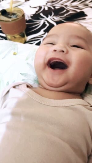 Qausar Harta Yudana Instagram - Halo momi selamat hari ibu dari LV 👨‍👦‍👦, sehat selalu yaaaaa tetap strong, baik dan sabar😍😘
.
#selamathariibu #lvmaqau #maqaufamily