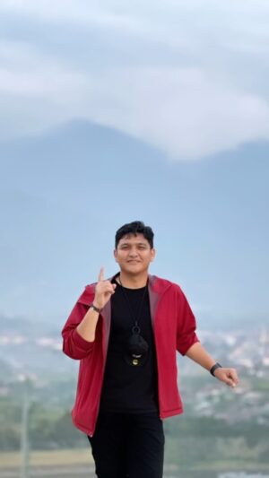 Qausar Harta Yudana Instagram - Pejuang harus tetap semangat!
Suara sumbang tidak seimbang dengan keringat…
.
#calegdprri #dapilaceh1 #qausarhy #psiaceh #timsaraceh