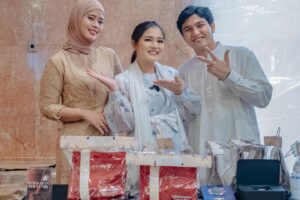 Qausar Harta Yudana Instagram - Masyallah Tabarakallah🙏🏻🙏🏻✨
Sedikit gambaran acara aqiqah LV 👶🏻👶🏻🤗🩵🩵 
#twins #boy #maqau #lv 

Thankyou all team

Planner: @malinowedding x @ruangbahagiaproject_
Venue: @aminta.hall
Aqiqah dan catering: @rumahaqiqahofficial
Dekor: @balonstone
Makeup: @claudiatasyamakeup
Dokumentasi: @bukamata.stories
360spin: @photoboothjakartamurah 
Usher: @belleusher
Souvenir: @mydreamgoodies
Stall: 
@paletaswey
@jollytimeindonesia
@teppanku
@susu_mbokdarmi
@keelnrish.gelato
@bakwanmalang99
@cantikaputricake