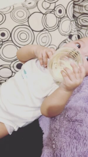 Qausar Harta Yudana Instagram - Duniaku penuh kamu🩵💙 1/365 helloo 2024 from us✨✨ #newyear #2024 #maqaufamily #lv #babyboy #twin